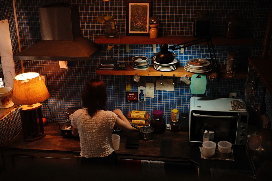 Microwave Konvensional vs Inverter: Fakta, Mitos & Tips Memilih - Ilustrasi Teknis & Penggunaan