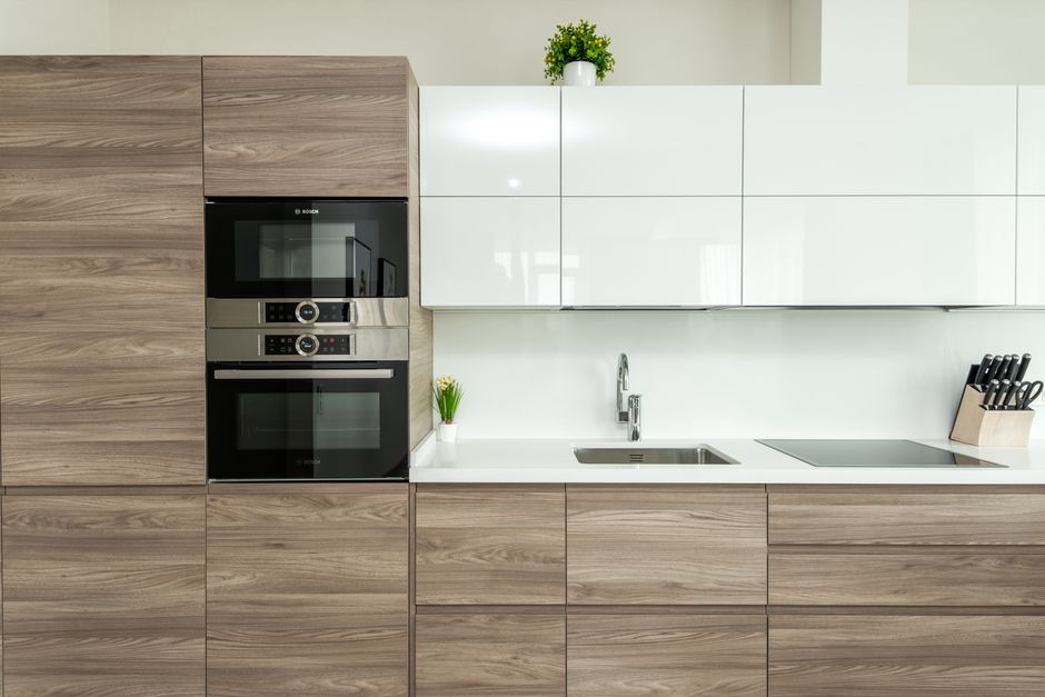 Perbedaan Microwave Dan Oven Listrik: Pertimbangan Budget dan Kebutuhan - Rekomendasi Pemilihan Alat
