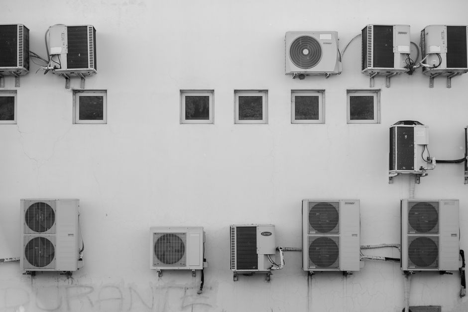 Panduan Memilih AC Inverter: Tips, Kelebihan, & Efisiensi Daya Terbaik